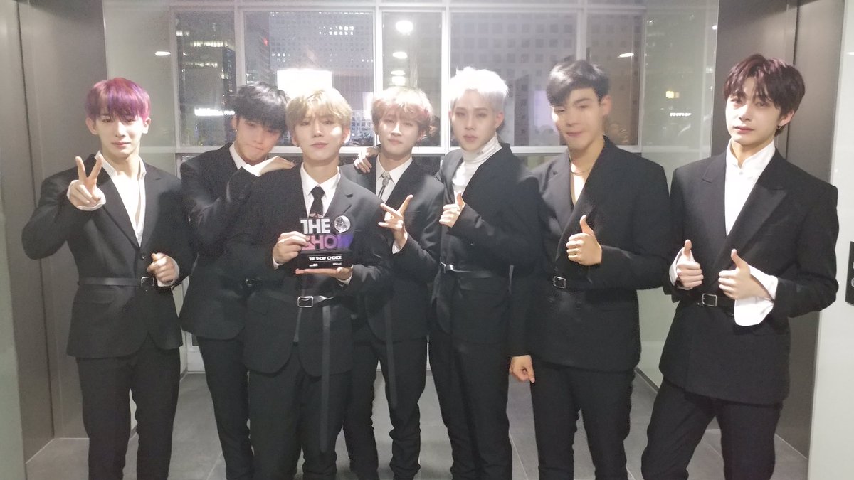 #MonstaX1stWin