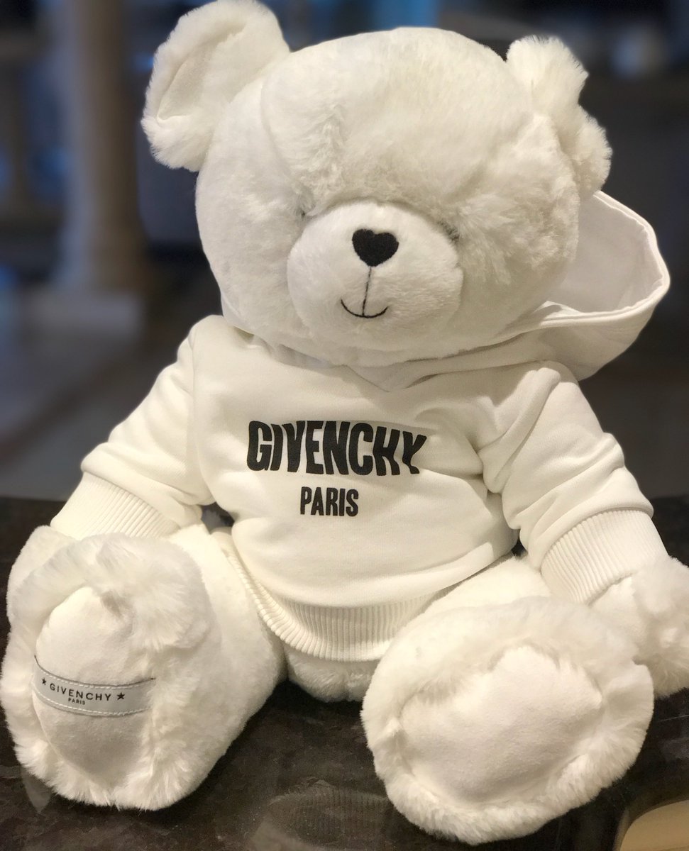 Thank You @givenchy for Sienna's Bear ❤️ https://t.co/ikFd58hGtg