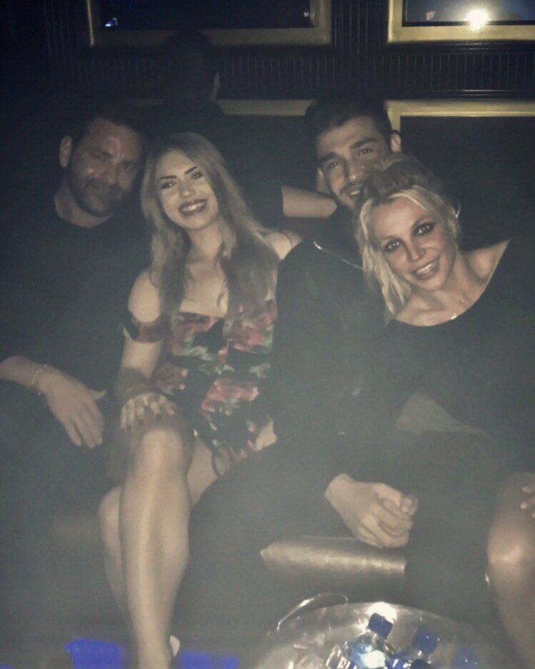 Always have a ball with this crew... so much fun!! #TBT ???????????????????????? https://t.co/2zydCeHzH4