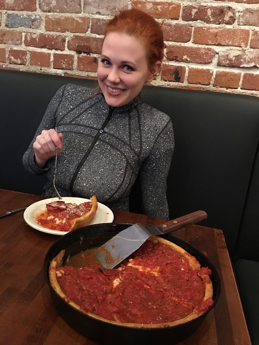 What I sometimes do after 2 hour workouts... ????????????????????❤#chicagodeepdish https://t.co/gXCYNvCV6c