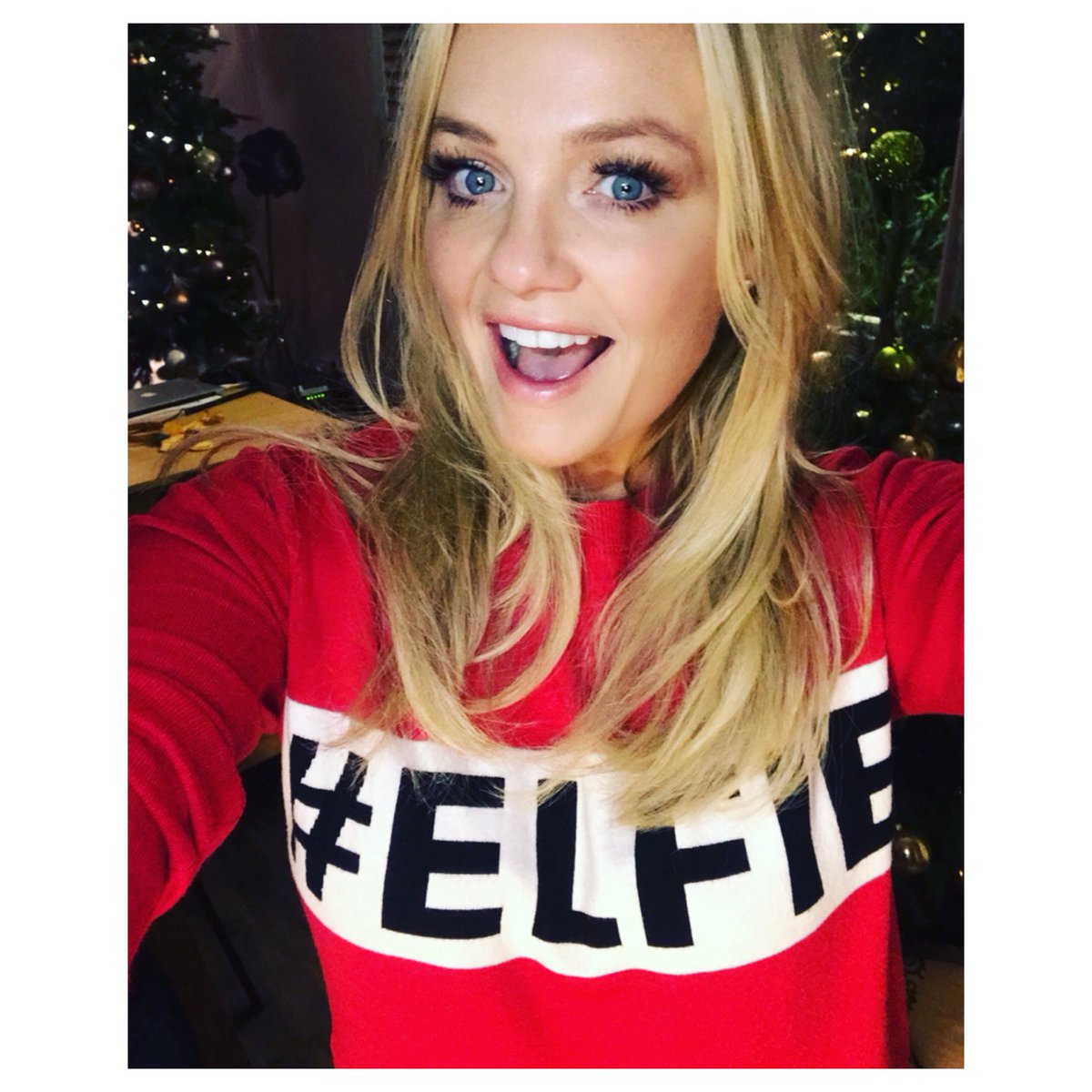 IT’S DAY 1!!!!!!!#12daysofchristmasjumpers  
#elfie #selfie ???? https://t.co/gdKd82xiud