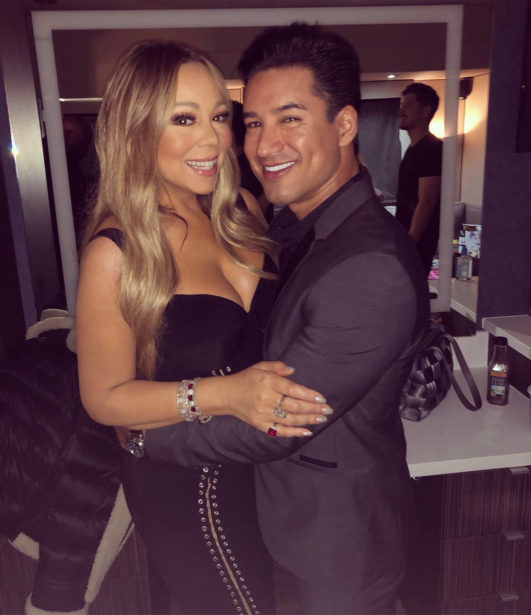 RT @MarioLopezExtra: Getting festive with the Queen Of Christmas @MariahCarey 

#GoBackLikeBabiesAndPacifiers https://t.co/M4ocVLvOSq