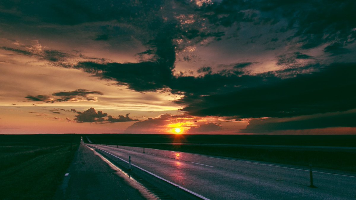 Ya know, Wyoming's got some solid sunsets.. https://t.co/hAsCl6SqwC https://t.co/1hrQlROLW8