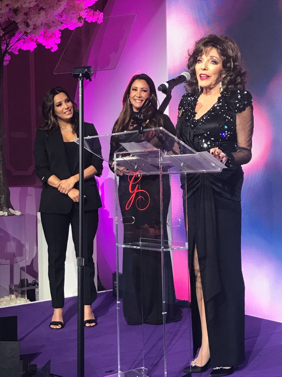 What an honor to present @Joancollinsdbe with the #GlobalGift Philanthropist Award. Such an inspiring woman! https://t.co/8uUh6boAYm