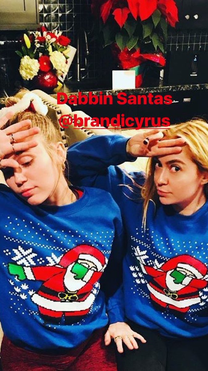 Dabbin Santas @BrandiCyrus https://t.co/vkSejfMg0g