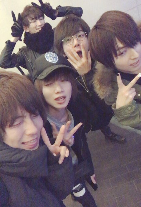 実はね。先日揃いました。P4with Tチーム王室教師ハイネ。大切な人達。たくさん笑った。ありがとねっ、みんな^^ 実はね。先日揃いました。P4with Tチーム王室教師ハイネ。大切な人達。たくさん笑った。ありがとねっ、みんな^^