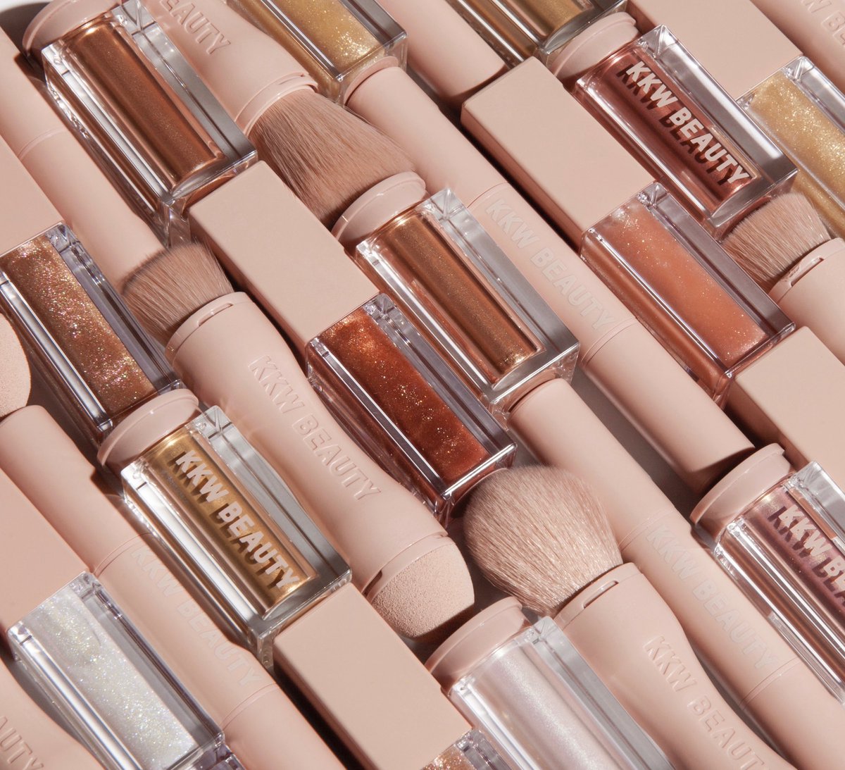 Ultralight Beams and Crème Contour Kits are back in stock! https://t.co/PoBZ3byUQI https://t.co/uun7YBAr6P