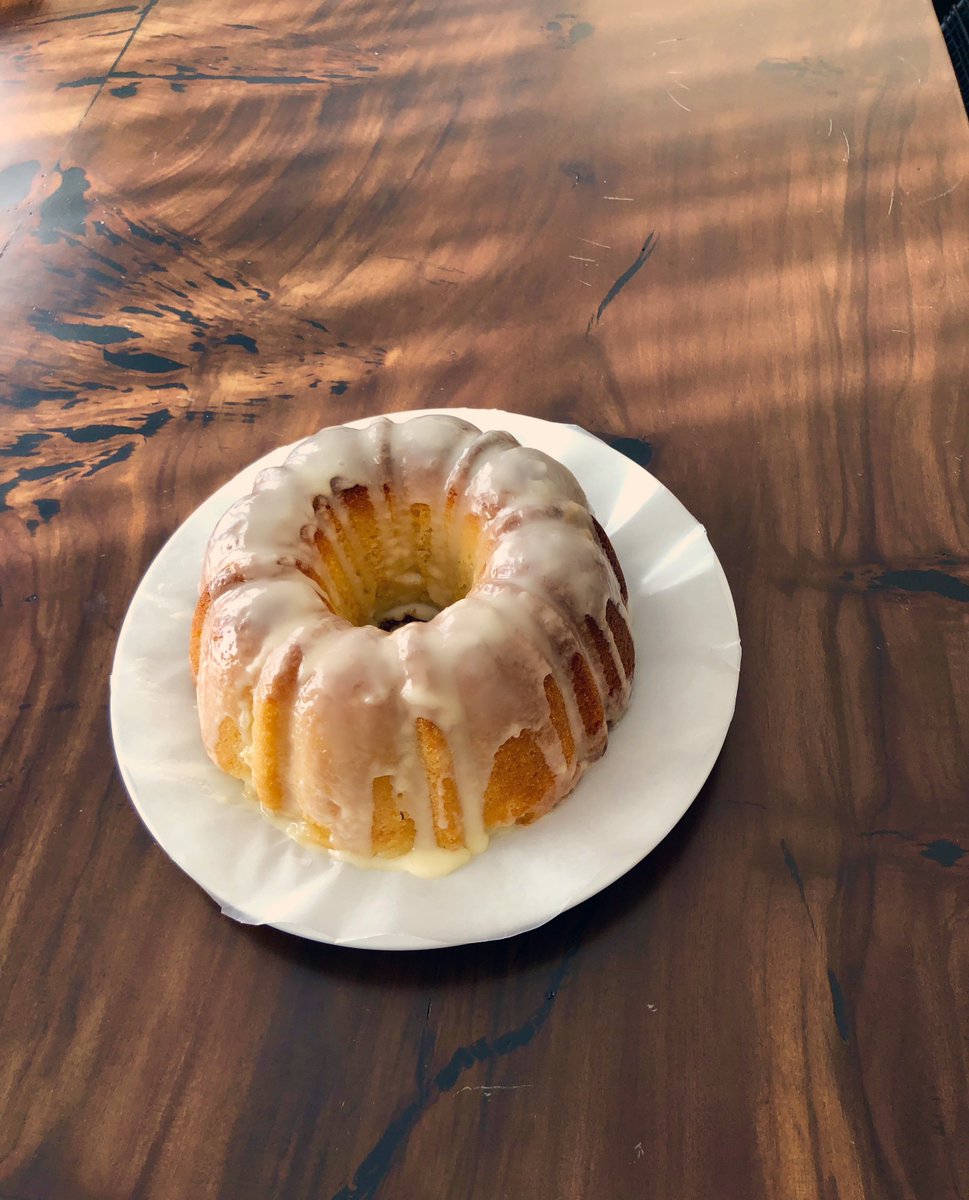 Baked a lovely lemon cake for 2018. 
???? https://t.co/S7LhSPX3cN