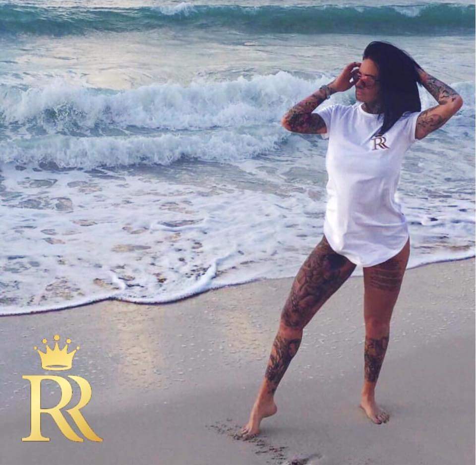 RT @rags2riches_11: @jem_lucy killing it with white and rose gold tee. ???? https://t.co/WaRcWr6n9U