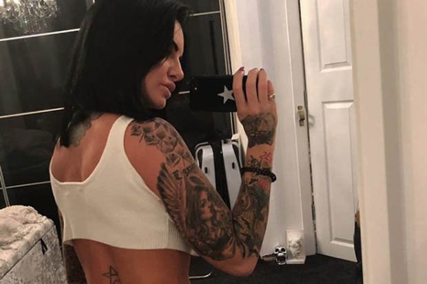 RT @Daily_Star: . @jem_lucy gets VERY cheeky as she strips to barely there undies https://t.co/Mt40k26B4D https://t.co/izceTqaKF6