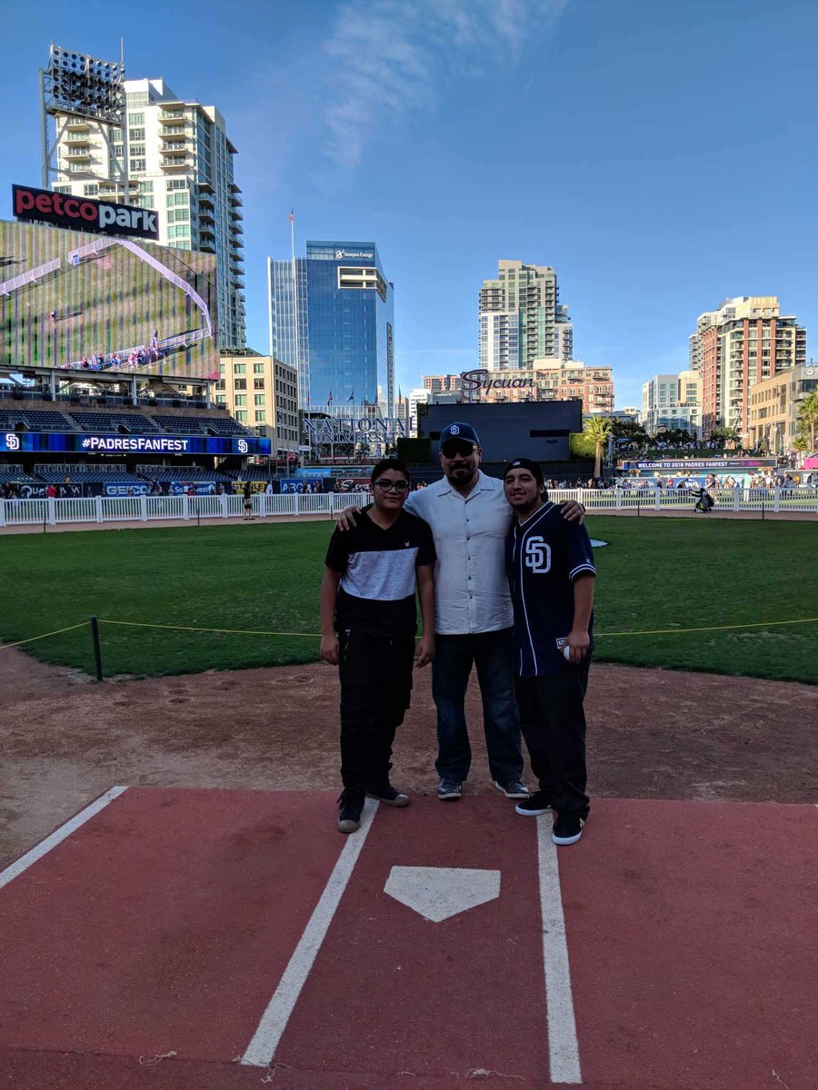 #PadresFanFest