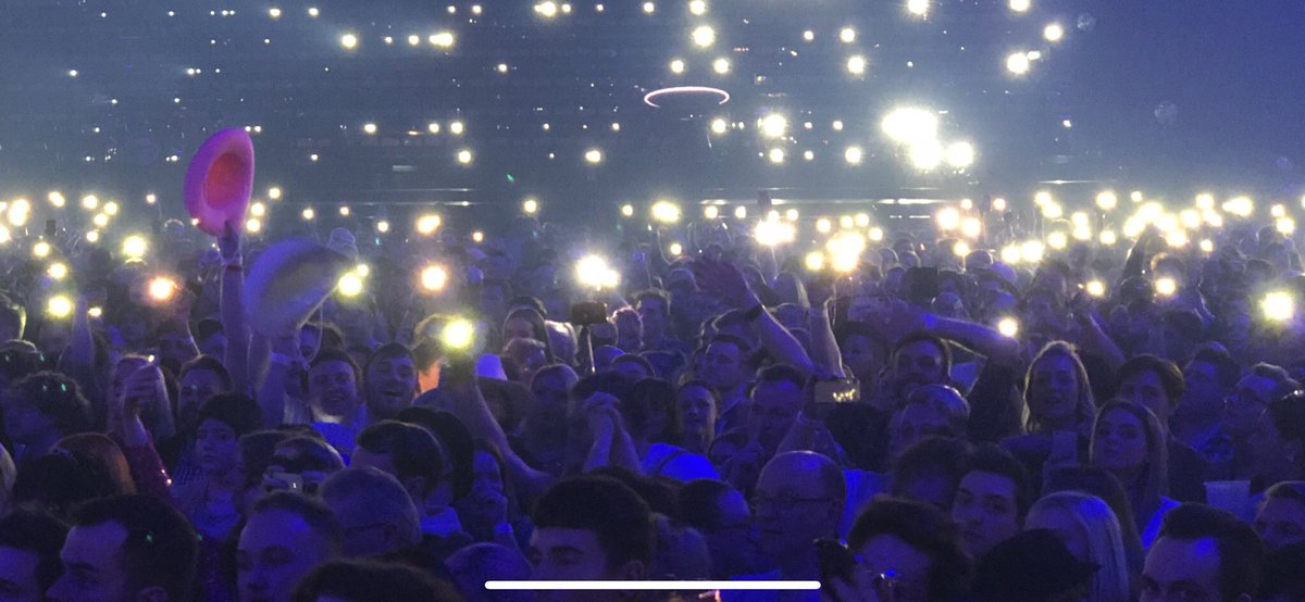 Thank you, Birmingham. This photo says it all. #JoanneWorldTour #JoanneWorldTourBirmingham https://t.co/JeaFwuV4EP