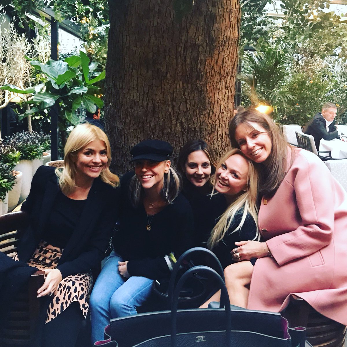 RT @Nicole_Appleton: One for the road! @hollywills @EmmaBunton @shiarra Demetz  @The_Arts_Club ❤️#lovemygirls https://t.co/D01Jzkgaga