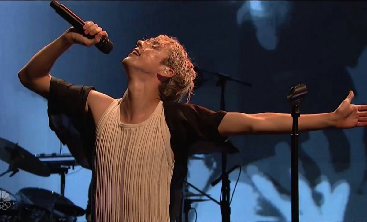 #TroyeOnSNL