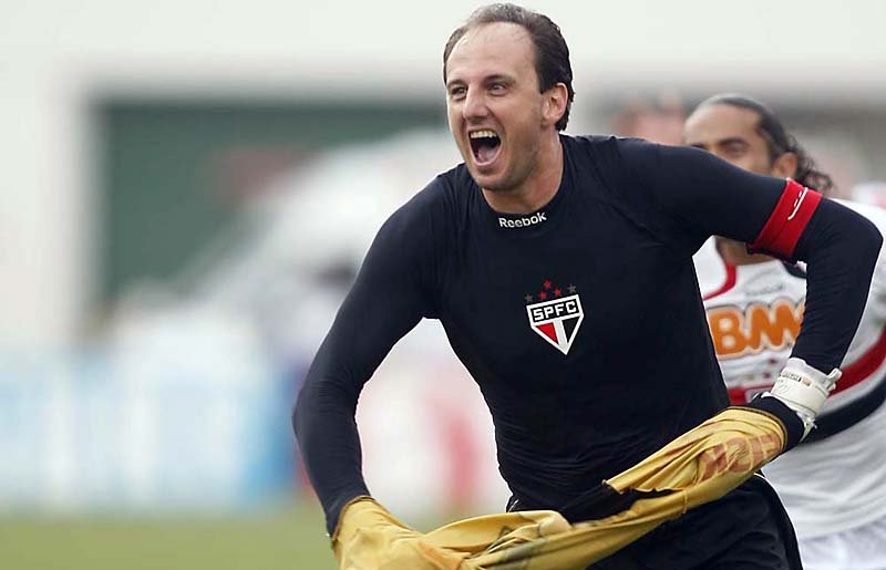 RT @SaoPauloFC: Hoje é dia de desejar um feliz aniversário para Rogério Ceni! Parabéns, #M1TO! ????⚪⚫ ???????????? https://t.co/l9Oc7uVCIN