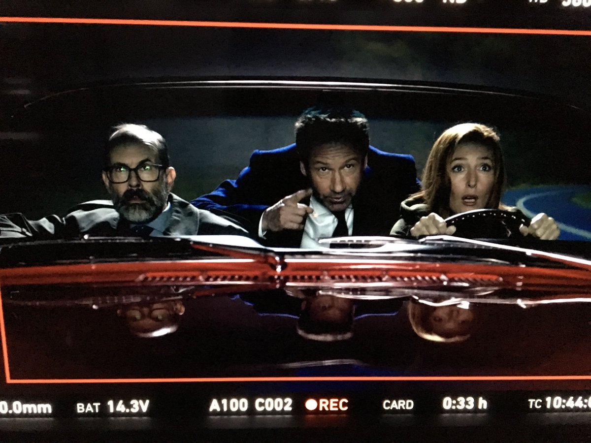 Scully drove. Her feet reached the pedals. #bts #TheXFiles https://t.co/tupkSShe7l