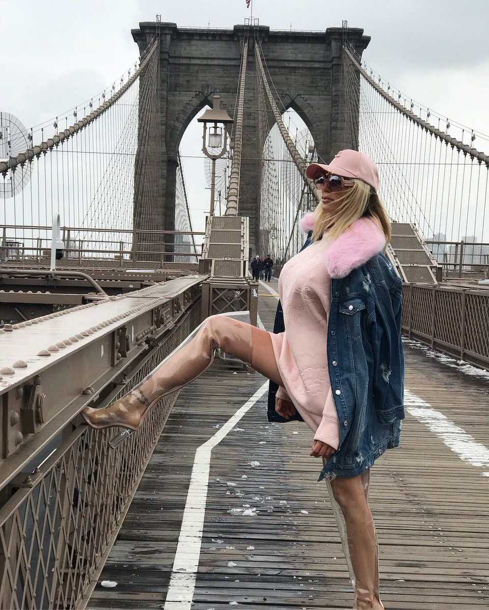 Cada esquina una escenografía.... #BrooklynBridge #NYC ???? https://t.co/psxANcxEB7