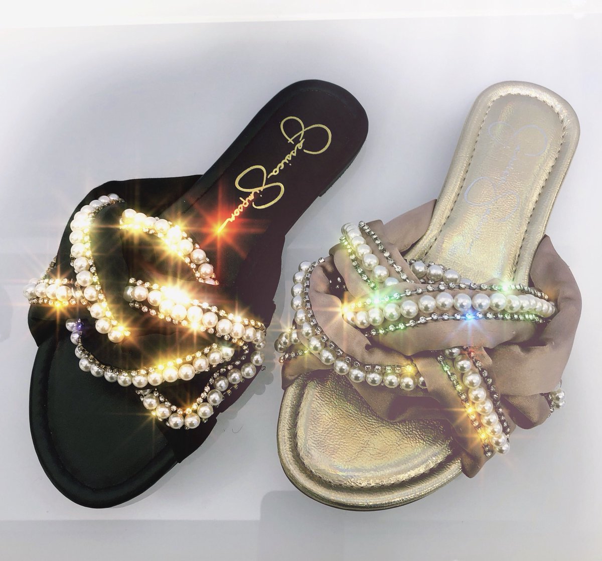 All that glitters... #ShoeCrushSaturday @JSCollection #Rhondalin @Macys @Dillards https://t.co/zkoN1Wkazo