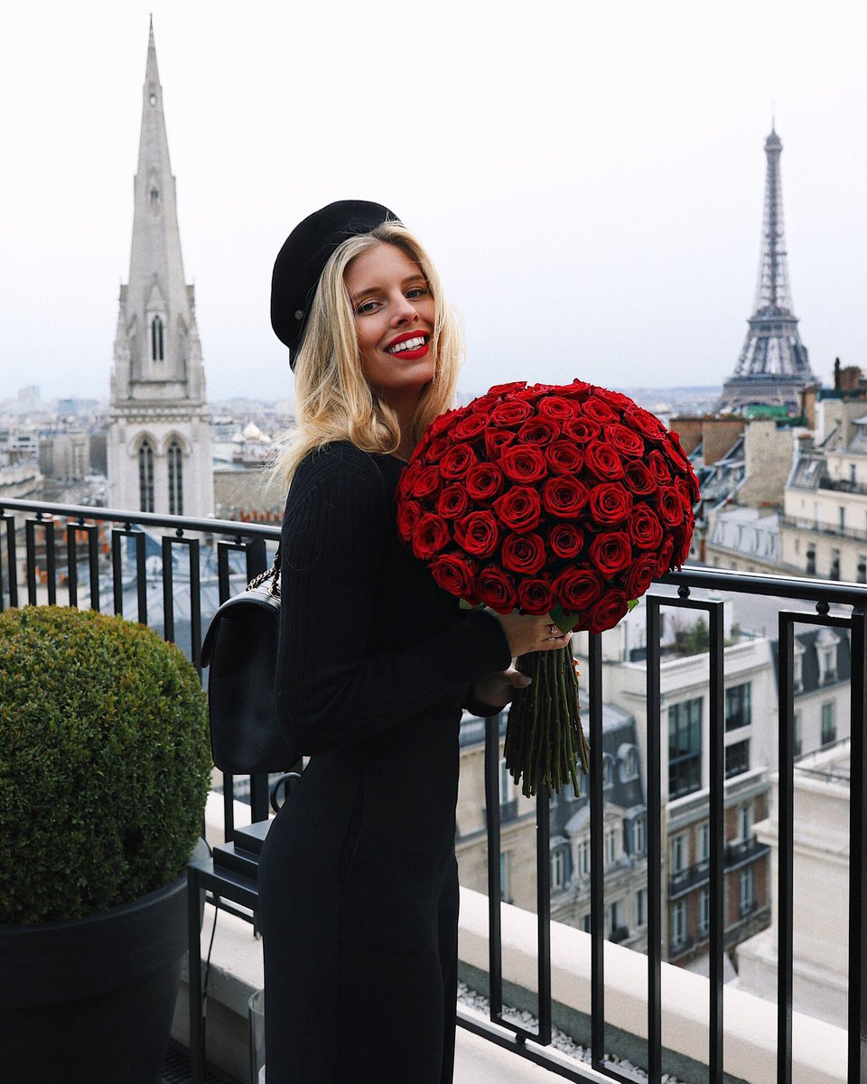 Love liberates, it doesn’t bind ????♥️???????? Happy Valentines Day from Paris to all of my beautiful followers! @FSParis https://t.co/P3zcxr2lrb