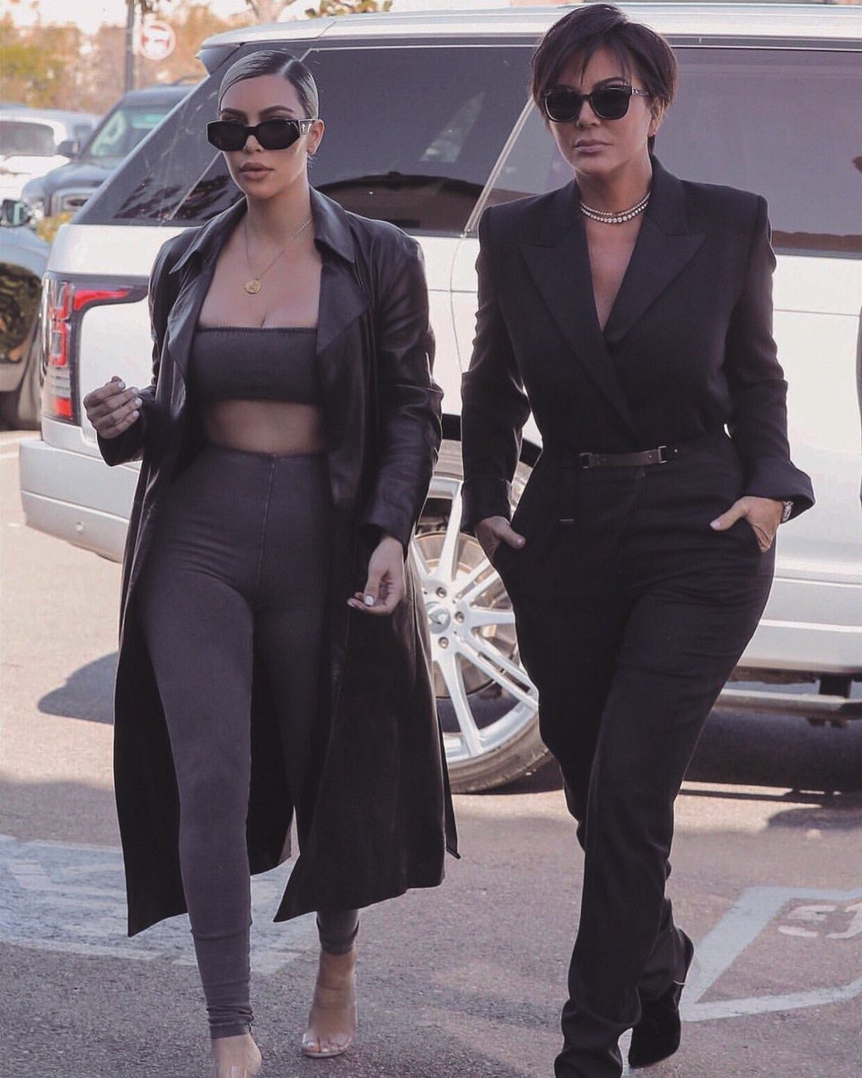 We’re back! #KUWTK is on tonight on E! https://t.co/7XsCQYpltB