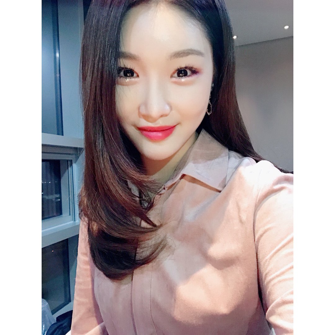 청하 CHUNGHA 롤러코스터 러브게임 셀럽티비 박소현의 연예인 woorichungha