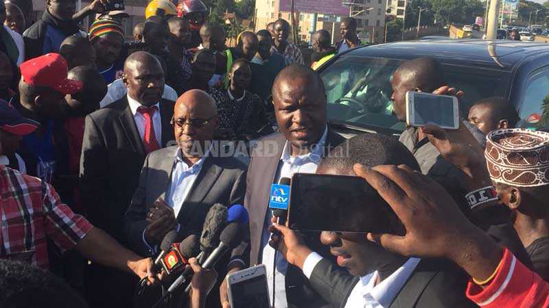 Armed officers confront Jimi Wanjigi, serve him with court summons