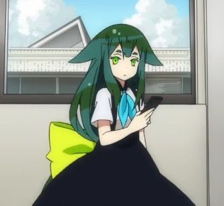 ガッチャマンクラウズだと学年進級毎に制服のスカーフの色が変わる ガッチャマンクラウズだと学年進級毎に制服のスカーフの色が変わる