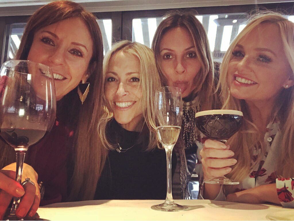 Cocktails and lunch with my beautiful girls @shishib @ruby1kid and Nicki, we miss you so much @hollywilloughby https://t.co/xcVbaVQg48