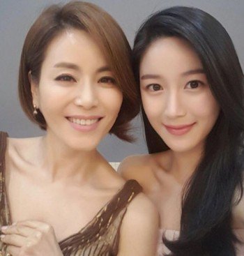 견미리 팩트 쓰고 파운데이션 엄마가 둘째딸 제품 AsiaToday_News