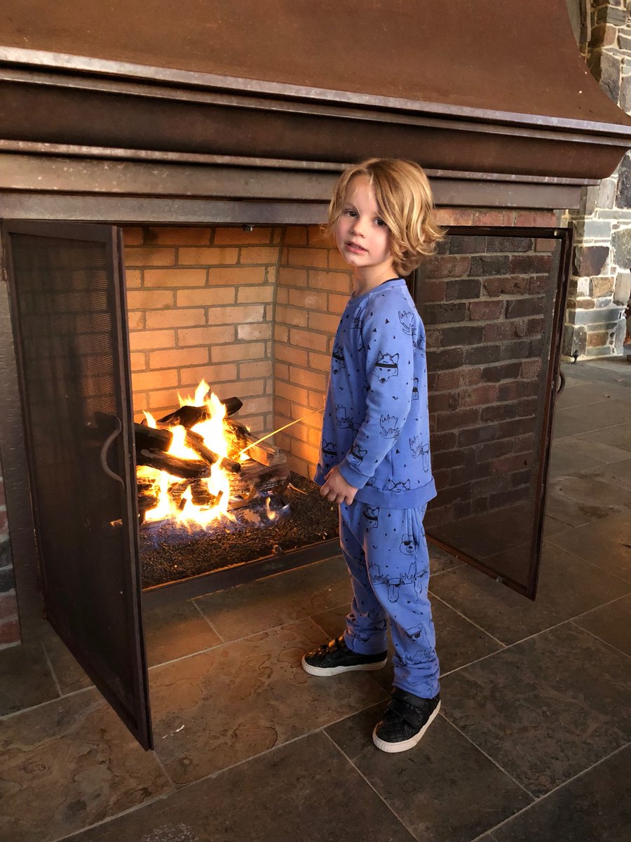 After school s'mores ????????????????‍????  #AdultSupervision #ACEKNUTE https://t.co/1bsoXVI3OK