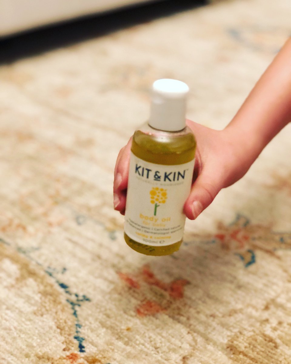 Beau loves @kitandkinuk body oil, it’s easy and quick to apply!! #beautifulskin #natual https://t.co/PBRznXE5b7