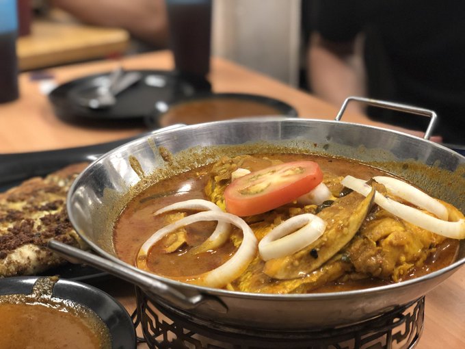 異世界食堂のロケで連れてってもらってハマったZAM ZAMというカレー屋さんで今回もごはんっ。フィッシュヘッドカリーさい 異世界食堂のロケで連れてってもらってハマったZAM ZAMというカレー屋さんで今回もごはんっ。フィッシュヘッドカリーさい