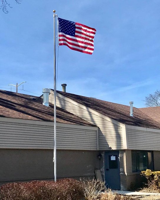@Glencoe #Veterinary #Clinic refurbished 25' #rotating truck #Flagpole Just the right touch https://t.co/KHQFOzgMhk https://t.co/EMVhVeqinG