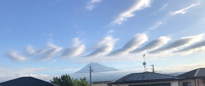 富士山🗻の麓民で神社⛩好きなアニメ初心者🔰です😊川越好き♬ジャストビコーズ・月がきれい・冴かの・氷菓・ラブライブ など見 富士山🗻の麓民で神社⛩好きなアニメ初心者🔰です😊川越好き♬ジャストビコーズ・月がきれい・冴かの・氷菓・ラブライブ など見