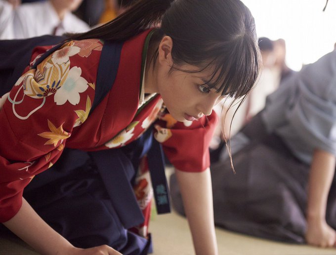 🌸#ちはやふる秘話『#ちはやふる -下の句-』初日舞台挨拶で、突如発表された続編製作❗完全なサプライズ発表だったため、キ 🌸#ちはやふる秘話『#ちはやふる -下の句-』初日舞台挨拶で、突如発表された続編製作❗完全なサプライズ発表だったため、キ