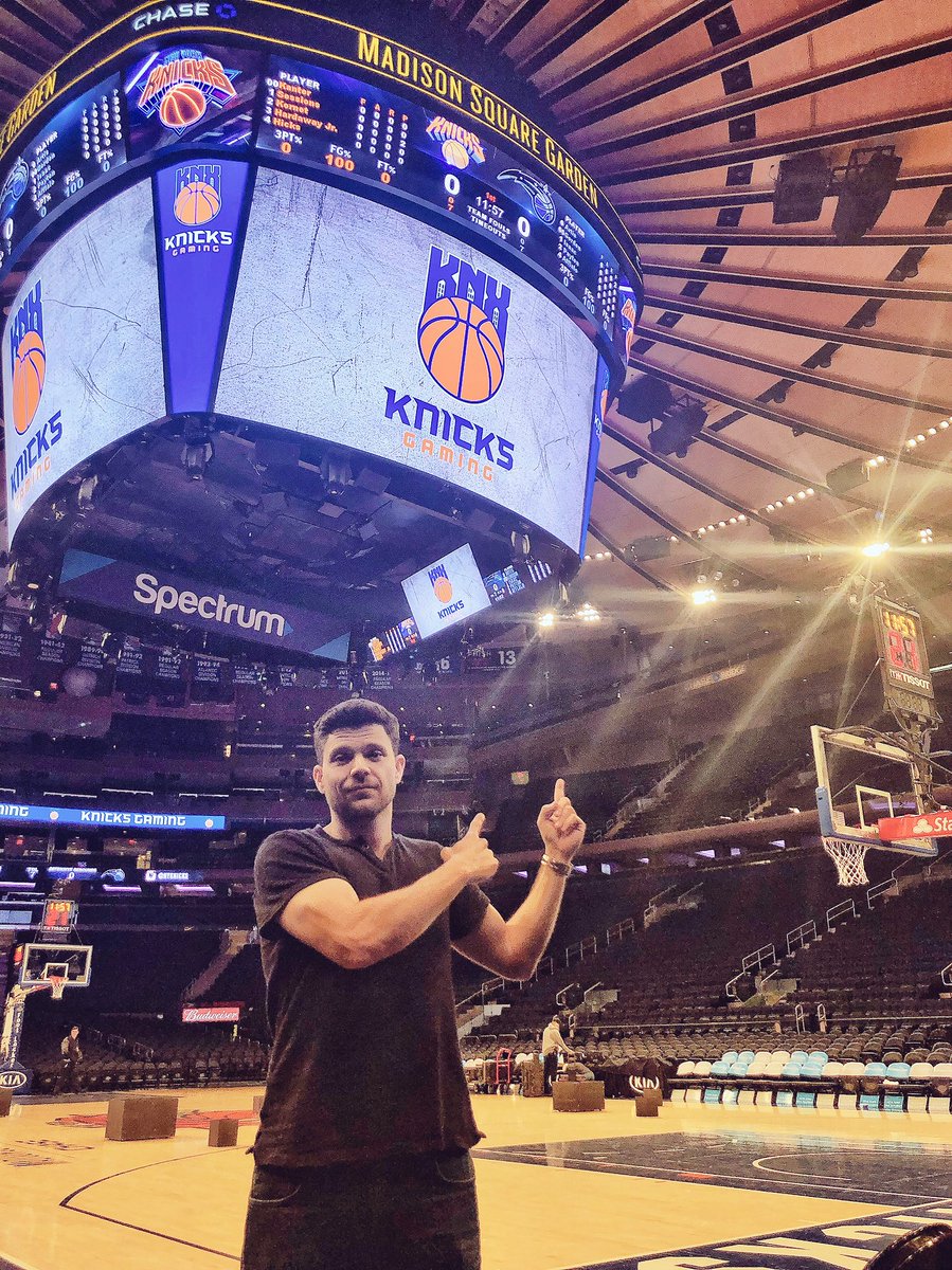 The eve before the @NBA2KLeague draft! @KnicksGaming looking good. #nba2k https://t.co/fkZ1EWM7rr