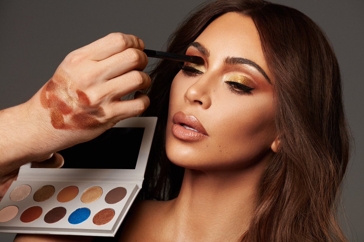 RT @kkwbeauty: The #KKWxMARIO Eyeshadow Palette comes to https://t.co/32qaKbs5YG TOMORROW, 04.05 at 12PM PST https://t.co/etXE1EGYjv