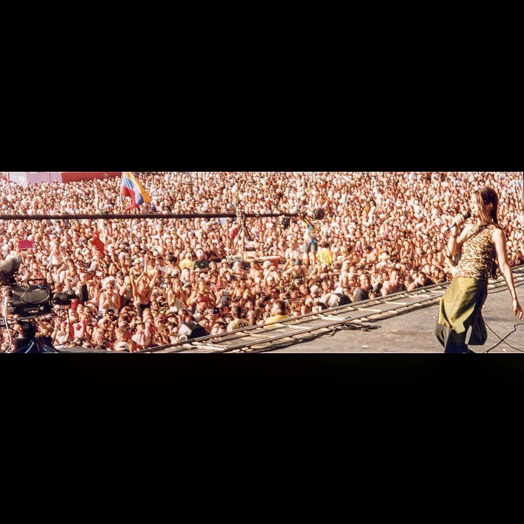 #fbf #woodstock99 #dodgingmudfilledbottlesbeinghurledonstage ✨????????✌????????????????❤️ https://t.co/tzohbmJGYV