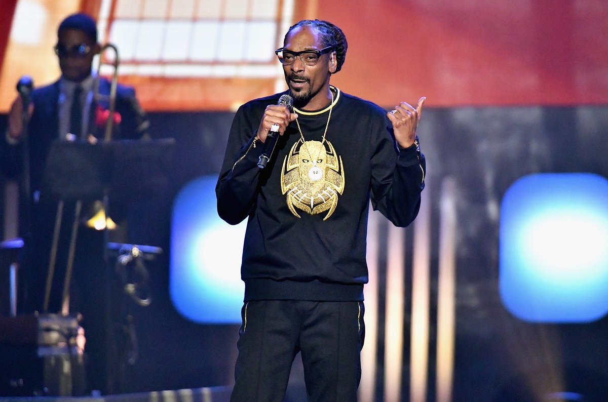 RT @billboardhiphop: Watch Snoop Dogg take it to church at the 2018 Stellar Awards https://t.co/xhfqBo2jis https://t.co/QMIKQ5Wijc