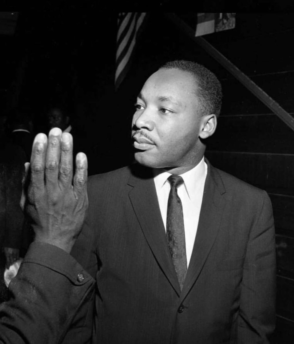 LET US NEVER FORGET!! #MLK #DREAMSTILLLIVES ♥️♥️???????? https://t.co/bDOgMtzyEt