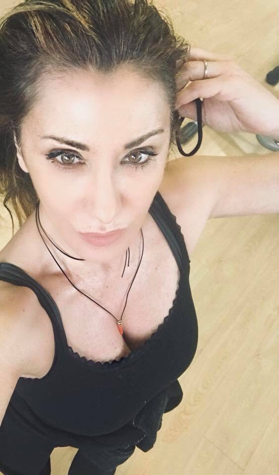 Gli ultimi allenamenti prima di #Pasqua #gym ???? #sabrinasalerno https://t.co/tRkav593OA