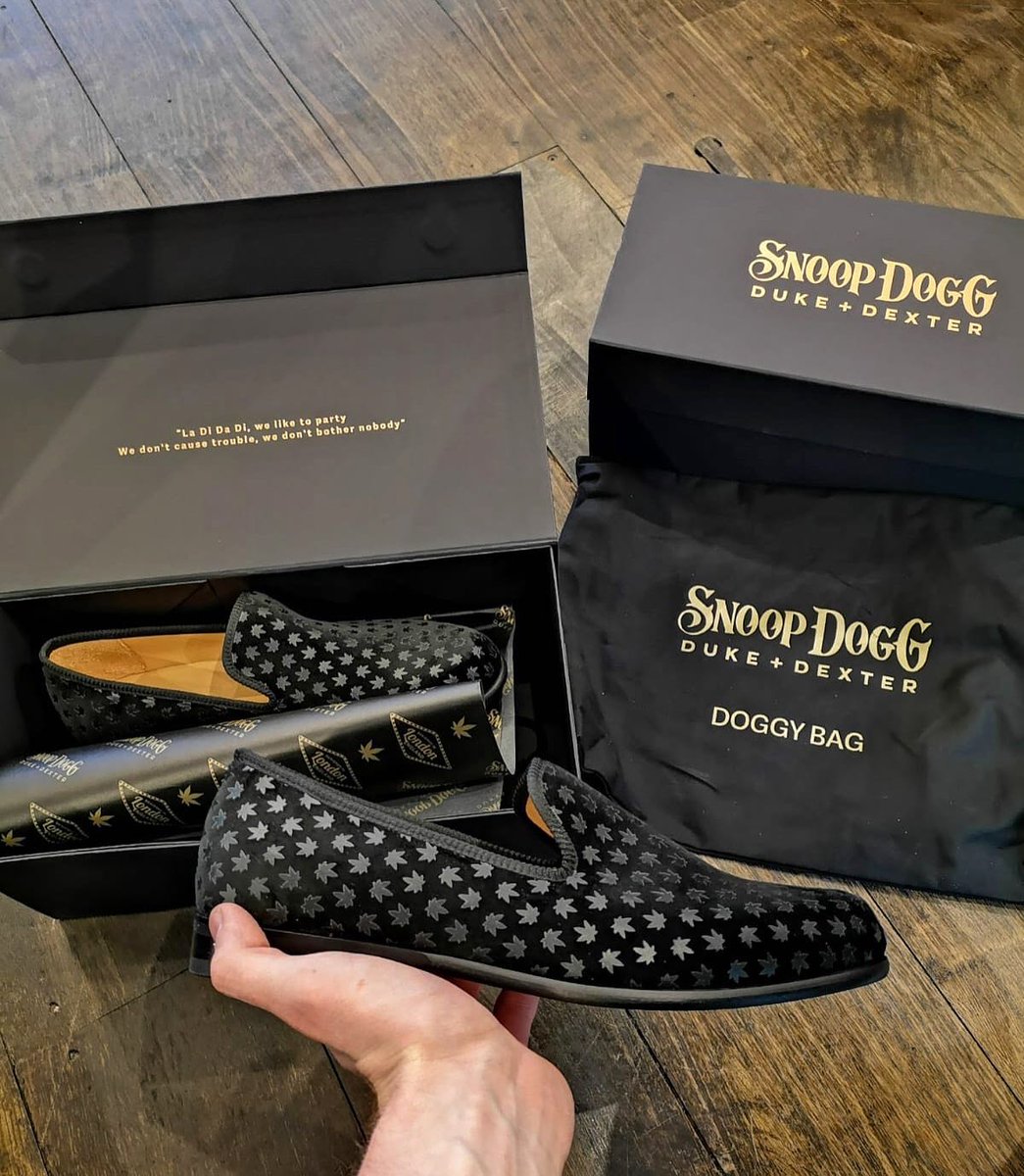 limited edition Snoop x @dukeanddexter loafers ???????????? 

go n get them now @ https://t.co/C4COLVTkG5 https://t.co/hEjb17QAEo