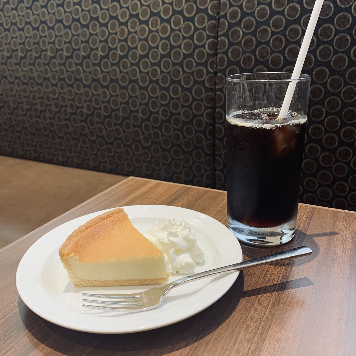 デンマークチーズケーキと コーヒーと私、、☕ 大好きなデンマークチーズケーキ♡♡ でもレアチーズケーキもプリンもだいすき モロゾフカフェ...