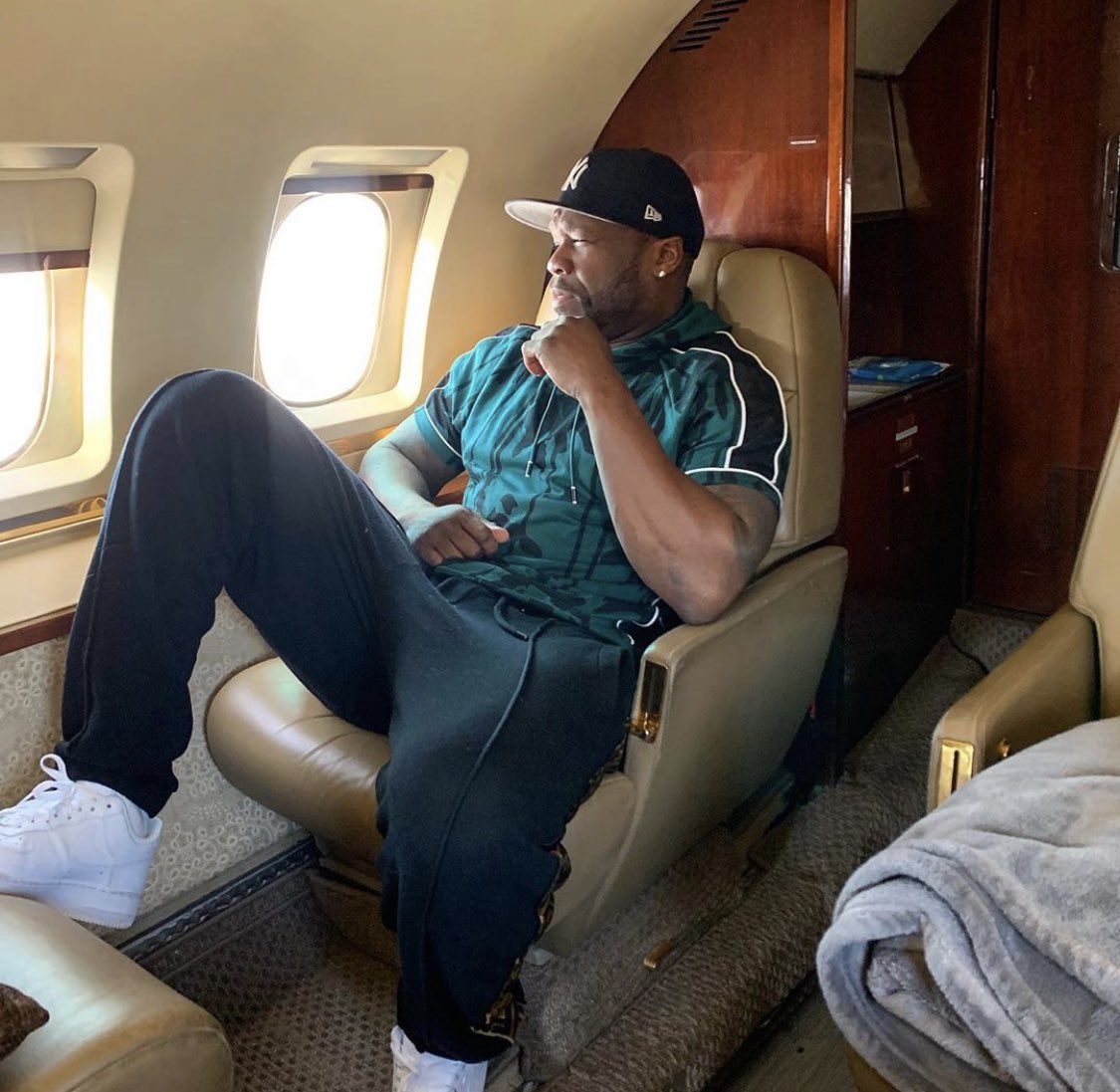I’m on the move time to get busy, you know the Vibes. ????#lecheminduroi ????#bransoncognac https://t.co/ny19328m75
