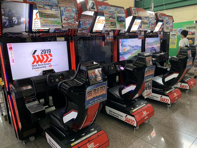 付き合いで久々にゲーセン行ったら、スーパーGTのレーシングゲームがあって感動して遊んだ🥺✨車両はもちろんマッハ号♡すごう 付き合いで久々にゲーセン行ったら、スーパーGTのレーシングゲームがあって感動して遊んだ🥺✨車両はもちろんマッハ号♡すごう