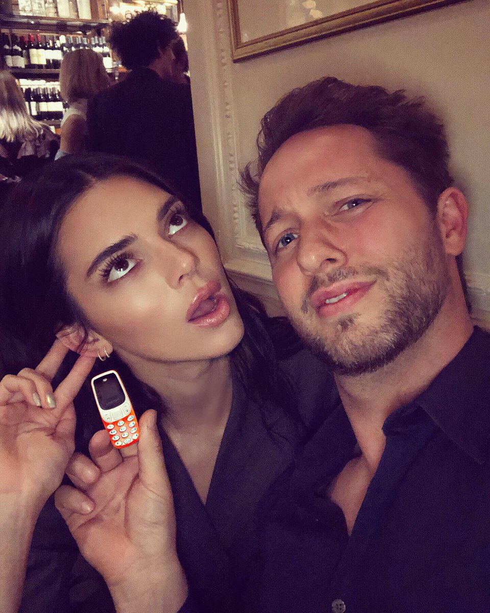 RT @DerekBlasberg: She hates small talk @KendallJenner ???? https://t.co/nOQSZBg6mc