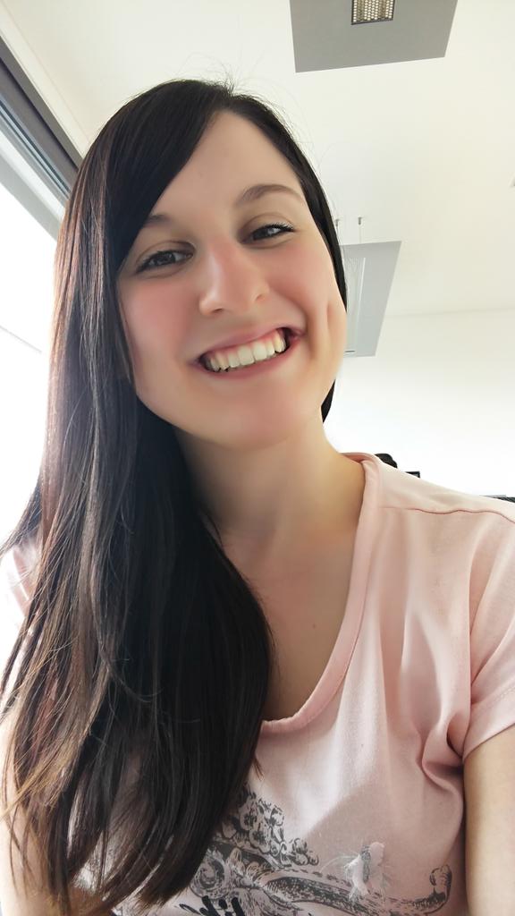 #Montagslaecheln