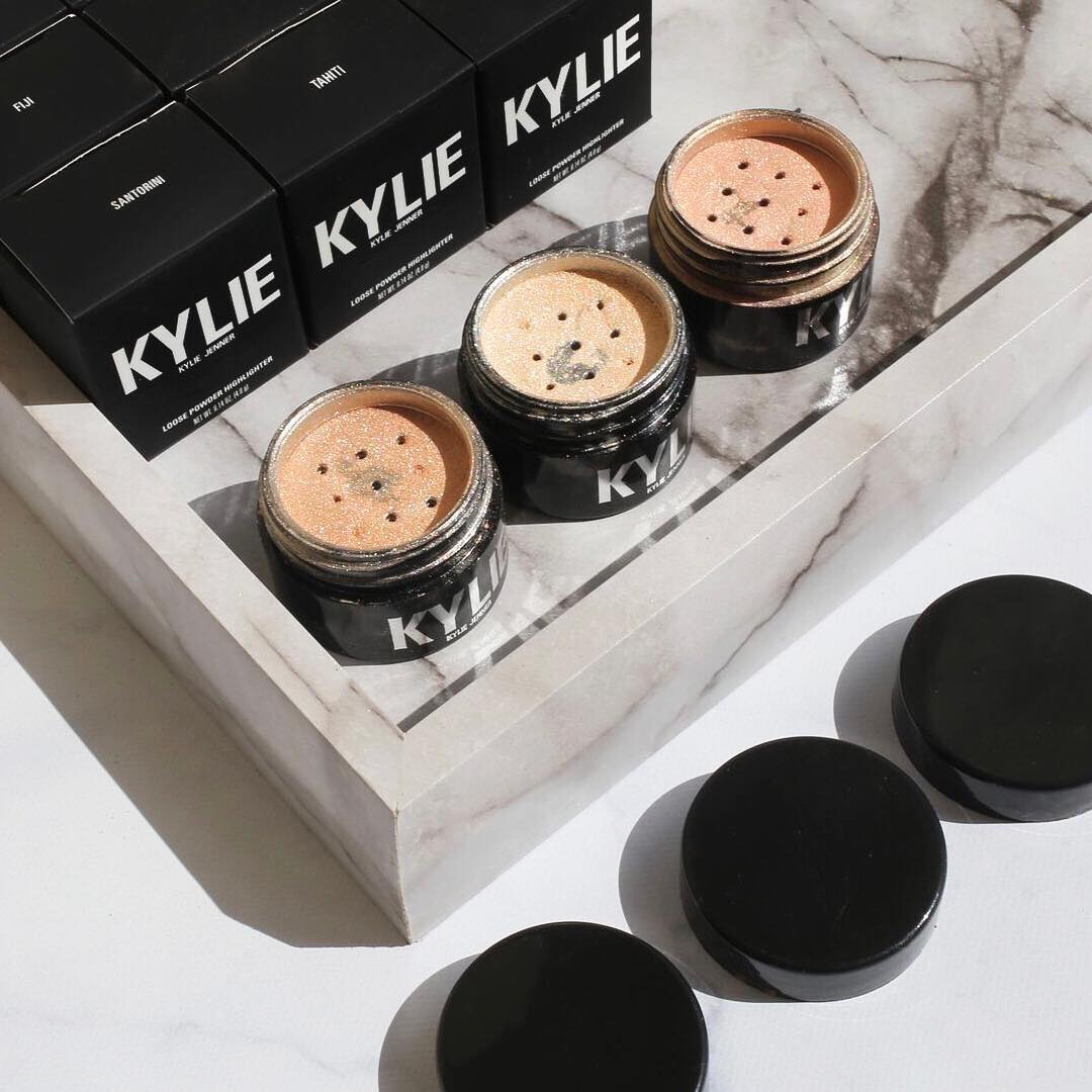 Just restocked my @kyliecosmetics Ultra Glows! https://t.co/bDaiohhXCV Get yours now for only $14 each! ✨ https://t.co/8P9I1jWvVO