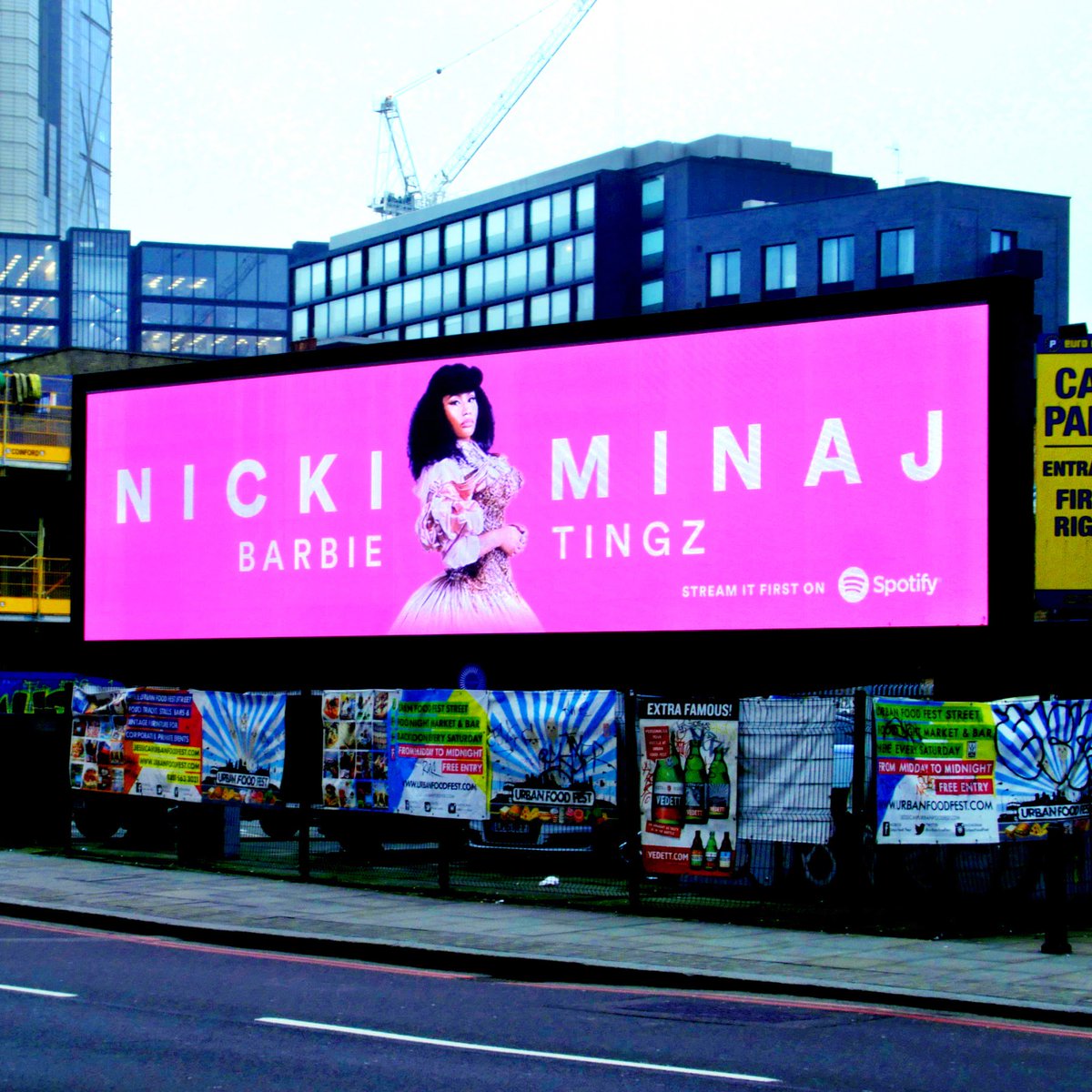 RT @SpotifyUK: Thanks to @NICKIMINAJ for brightening up London ☀️ #BarbieTingz https://t.co/8OizPFfDuS