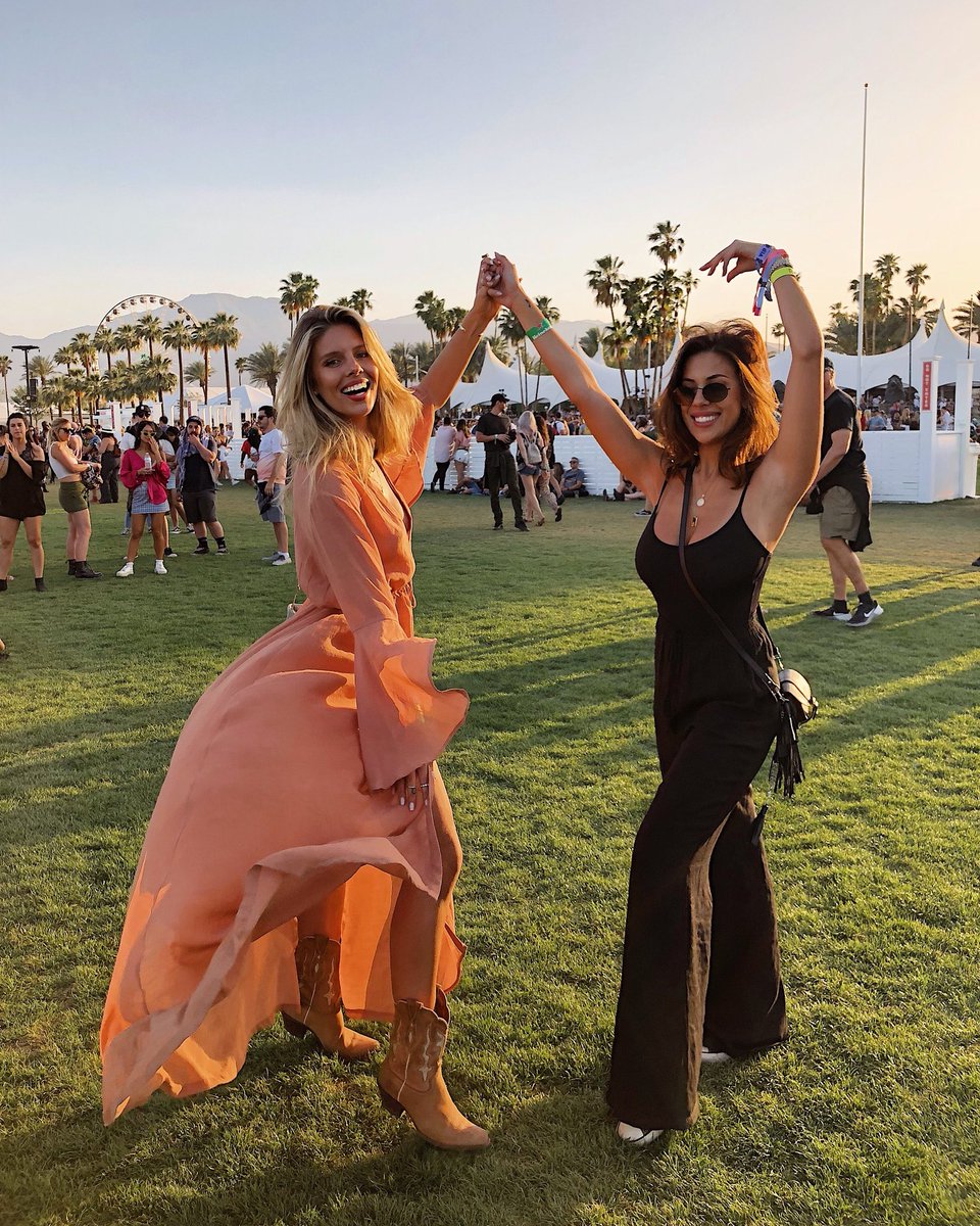 Running free ???????? Wearing all @mondayswimwear at Coachella with my favorite person @devinbrugman! https://t.co/gCJVqndXbt